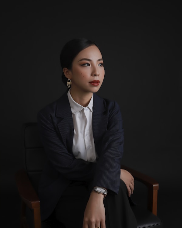 Linh Nguyen, education translator