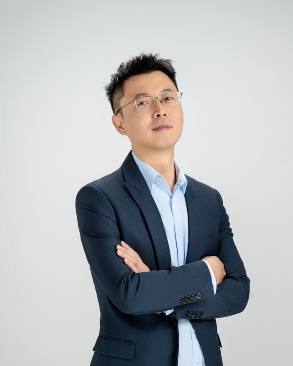 Wei Zhang, technical translator